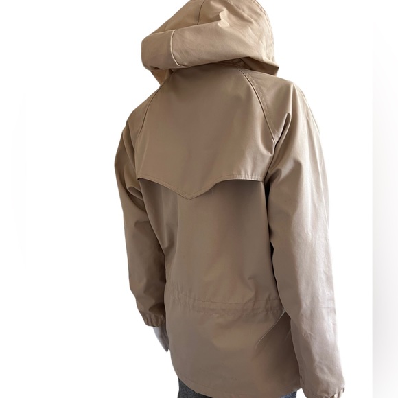 Lands End vintage anorak style jacket with big front pocket and hood. Zipfront - Picture 2 of 8